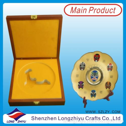 Big Medallion Gold Plating Metal Plate with Wooden Box